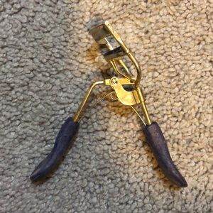 Tarte eyelash curler